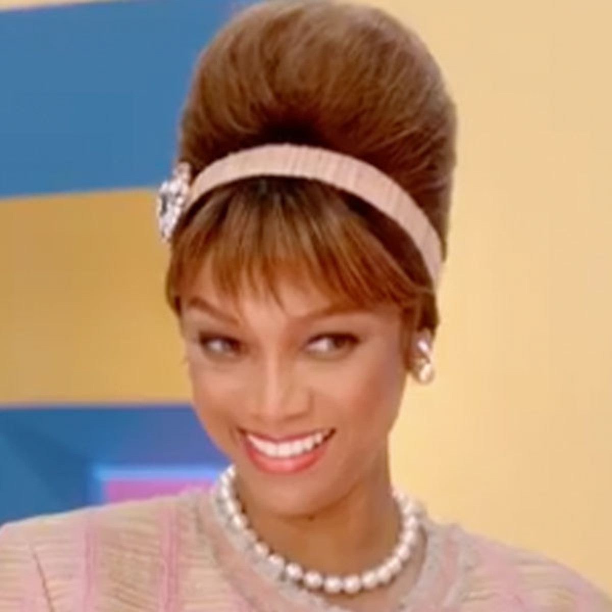 Tyra Banks Is Back To Typing Gibberish In Life Size 2 Scene E Online